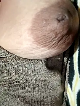 Hotmommax online show from 10-26-25, 06:30