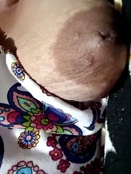 Hotmommax online show from 12-05-25, 07:23