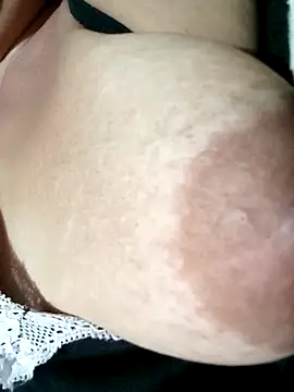 Hotmommax online show from 11-18-25, 04:21