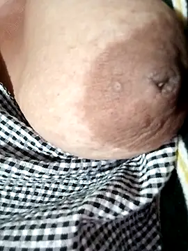 Hotmommax online show from 10-08-25, 05:24