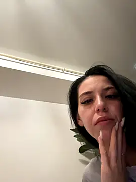 Aillineee1 online show from 10-27-25, 09:16