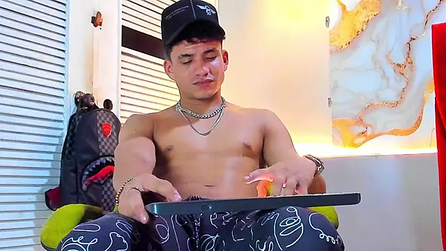 daniscot online show from 12-01-25, 03:51