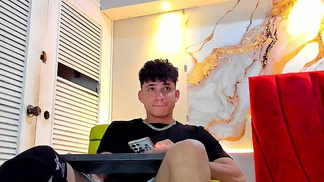 daniscot online show from 11-25-25, 03:51