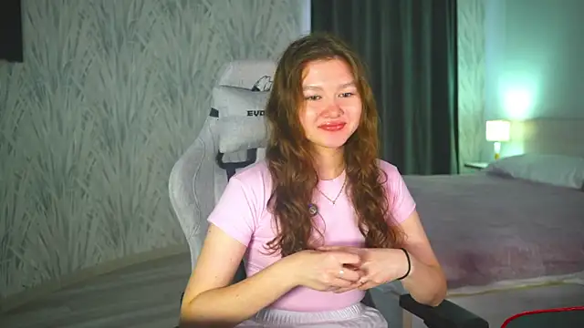 LewisThrone online show from 09-29-25, 04:19