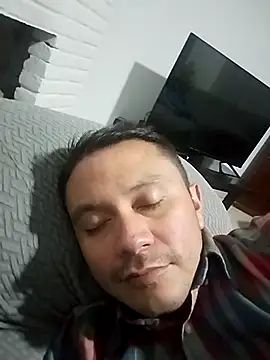 Snapshot of Ricuss9 chatting on 10-10-25, 10:27 Ricuss9 online show from 10-10-25, 10:27