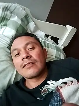 Snapshot of Ricuss9 chatting on 10-11-25, 10:33 Ricuss9 online show from 10-11-25, 10:33