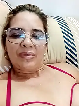 Snapshot of AdiniTA__Hot chatting on 10-08-25, 01:40 AdiniTA Hot online show from 10-08-25, 01:40