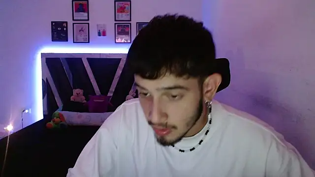 Sebasxxl12 online show from 12-18-25, 05:56