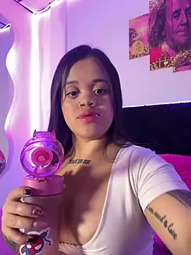 Snapshot of Sussyroxxx chatting on 10-17-25, 10:33 Sussyroxxx online show from 10-17-25, 10:33