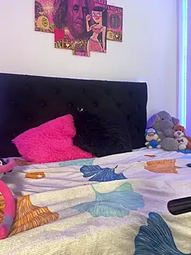 Snapshot of Sussyroxxx chatting on 11-12-25, 07:51 Sussyroxxx online show from 11-12-25, 07:51