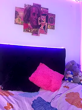 Snapshot of Sussyroxxx chatting on 11-30-25, 07:58 Sussyroxxx online show from 11-30-25, 07:58