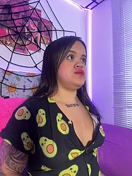 Snapshot of Sussyroxxx chatting on 10-20-25, 08:31 Sussyroxxx online show from 10-20-25, 08:31