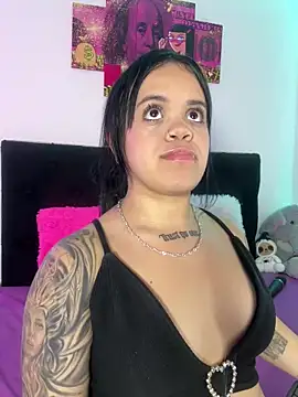 Snapshot of Sussyroxxx chatting on 02-25-26, 04:12 Sussyroxxx online show from 02-25-26, 04:12