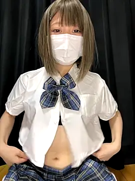 Snapshot of Nyamo-chan chatting on 10-14-25, 04:18 Nyamo-chan online show from 10-14-25, 04:18