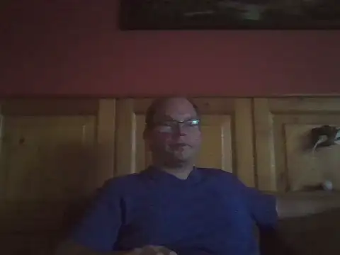 Snapshot of Rado2812 chatting on 09-30-25, 03:29 Rado2812 online show from 09-30-25, 03:29