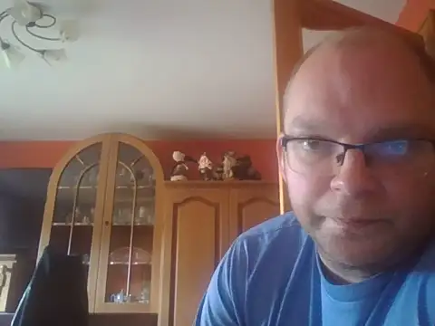 Snapshot of Rado2812 chatting on 06-11-26, 07:27 Rado2812 online show from 06-11-26, 07:27