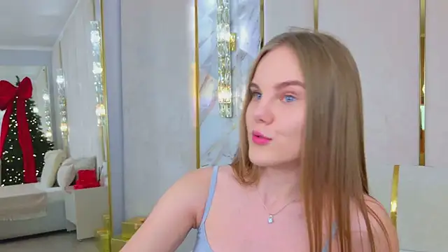 Lili Lohan online show from 12-14-25, 05:18