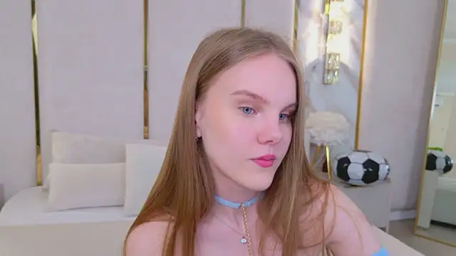 Lili Lohan online show from 07-17-26, 05:04