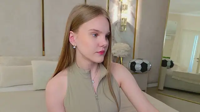 Lili Lohan online show from 07-16-26, 05:04