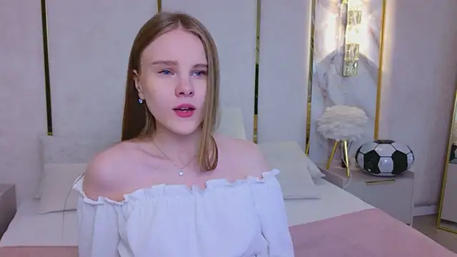 Lili Lohan online show from 07-08-26, 05:08