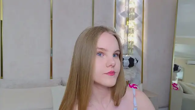 Lili Lohan online show from 07-06-26, 05:03