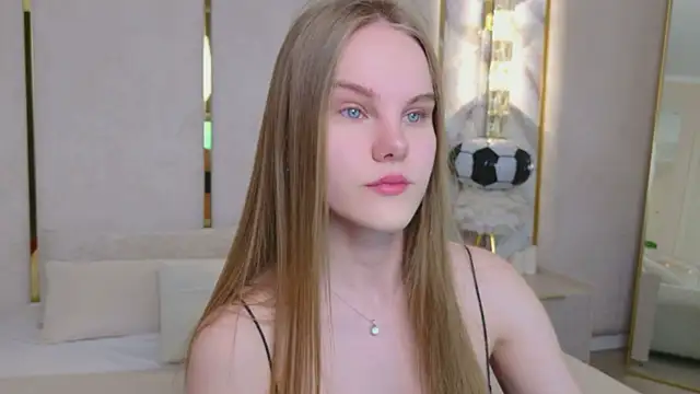Lili Lohan online show from 07-19-26, 05:05