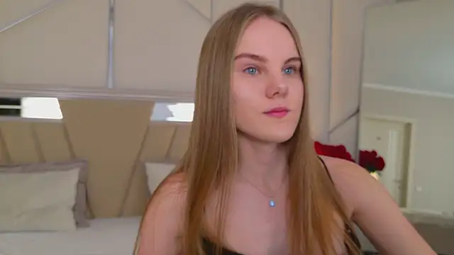 Lili Lohan online show from 12-20-25, 05:05