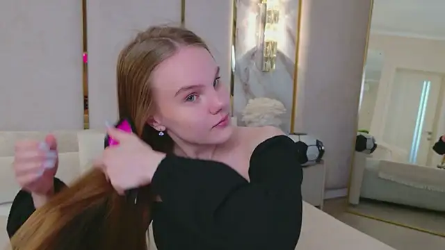 Lili Lohan online show from 07-18-26, 05:05