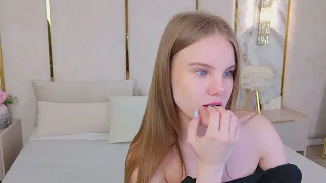 Lili Lohan online show from 07-23-26, 05:05