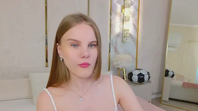 Lili Lohan online show from 07-11-26, 05:08