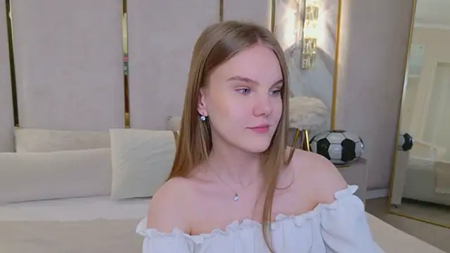 Lili Lohan online show from 07-13-26, 05:07