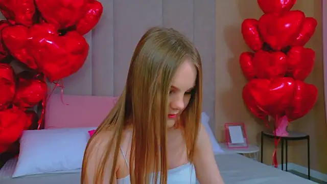 Lili Lohan online show from 02-10-26, 05:12