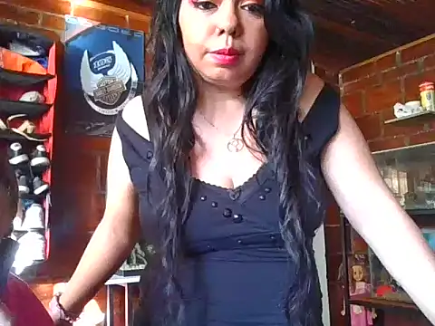 Snapshot of KarlaSexyHot- chatting on 10-15-25, 09:23 KarlaSexyHot- online show from 10-15-25, 09:23