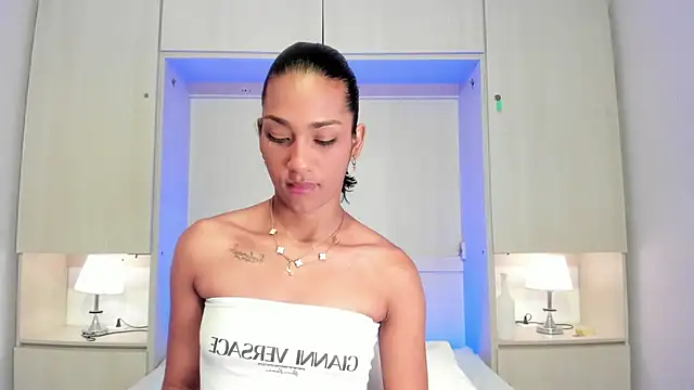 AnahiCollins online show from 06-26-26, 12:00