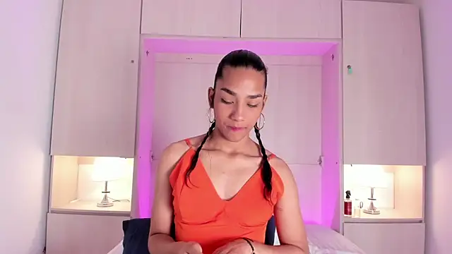 AnahiCollins online show from 11-21-25, 11:42