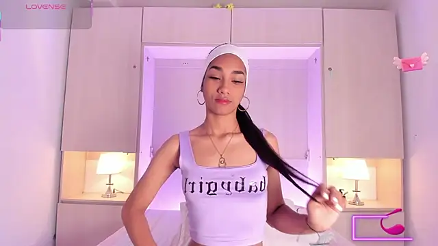 AnahiCollins online show from 10-21-25, 11:42