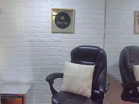 Snapshot of Mila_Leon chatting on 10-02-25, 03:10 Mila Leon online show from 10-02-25, 03:10