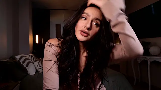 Milana De online show from 12-17-25, 10:59