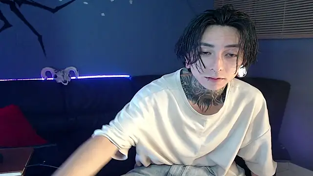 Snapshot of Kuregari_xs chatting on 10-22-25, 04:23 Kuregari xs online show from 10-22-25, 04:23