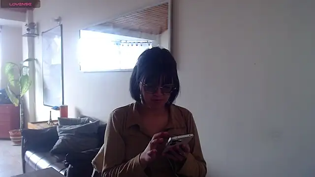 NamiDVelvet online show from 10-11-25, 04:19