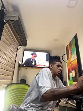Snapshot of Valentino-elTuyo chatting on 06-04-26, 06:01 Valentino-elTuyo online show from 06-04-26, 06:01