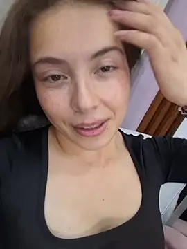 EmmaValencia  online show from 04-27-26, 08:40