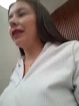 EmmaValencia  online show from 05-29-26, 04:24