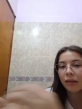 EmmaValencia  online show from 04-28-26, 07:40