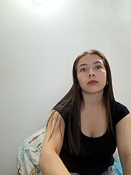 Snapshot of EmmaValencia_ chatting on 10-20-25, 03:01 EmmaValencia online show from 10-20-25, 03:01