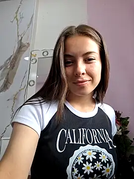 EmmaValencia  online show from 11-06-25, 07:29