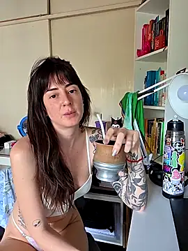 Snapshot of dandanbarr chatting on 10-23-25, 04:49 dandanbarr online show from 10-23-25, 04:49