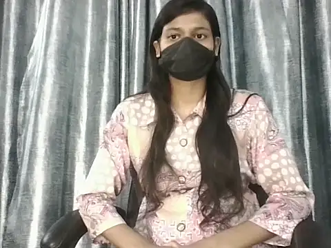 Snapshot of sexy_yuvi chatting on 09-28-25, 10:11 sexy yuvi online show from 09-28-25, 10:11