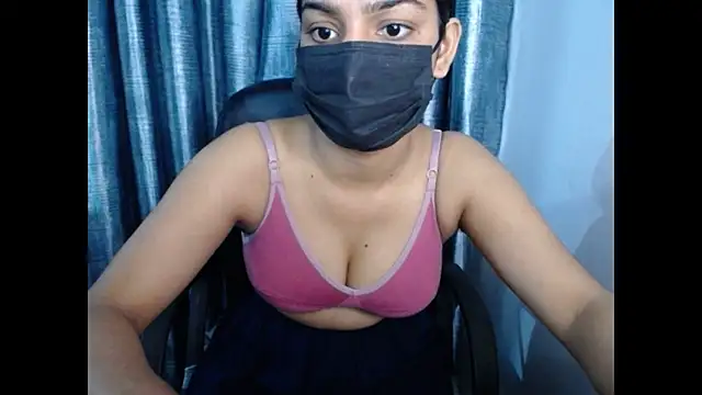 Snapshot of sexy_yuvi chatting on 10-10-25, 05:08 sexy yuvi online show from 10-10-25, 05:08