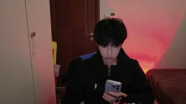 Snapshot of hangzi-0011 chatting on 03-01-26, 10:15 hangzi-0011 online show from 03-01-26, 10:15